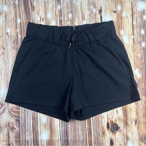 Lululemon Women’s Short Size 6 Black